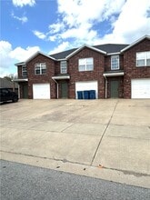 Building Photo - 4102 SW Chapelstone Ave
