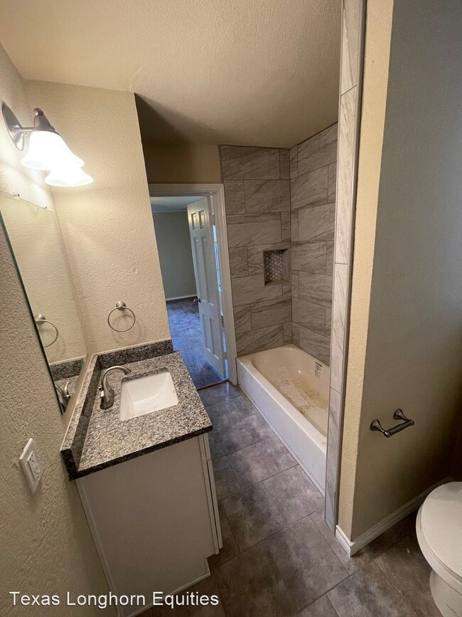 Building Photo - 3 br, 1 bath House - 5020 Langley