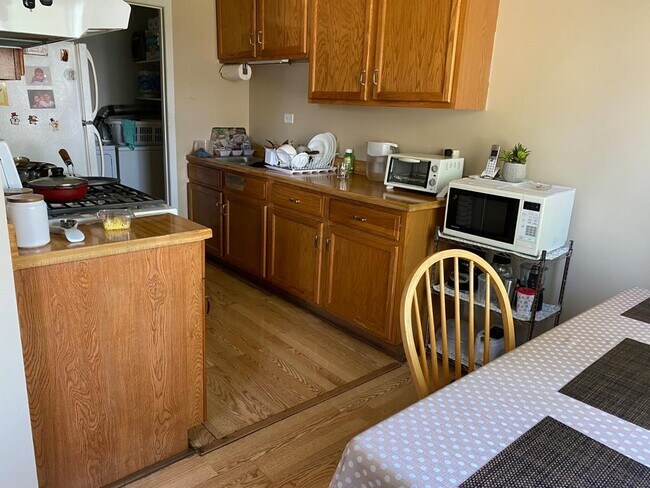 Foto del edificio - 221 Grissom Ln