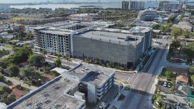  - Manor Biscayne