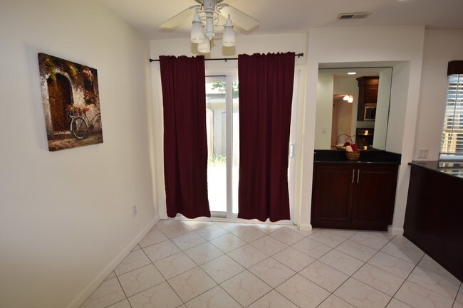 Kitchen - 1029 Cedar Ridge Ct