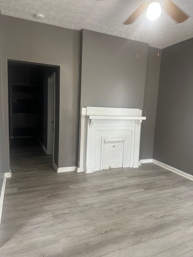 Building Photo - 654 Elm Tree Ln