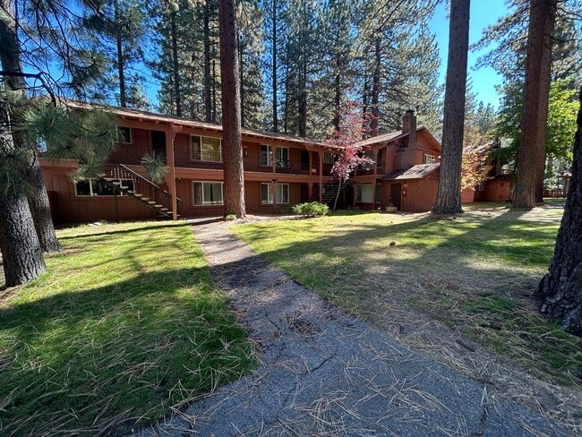 Building Photo - Great Location!  Furnished Condo off Ski Run Blvd - 6 month lease