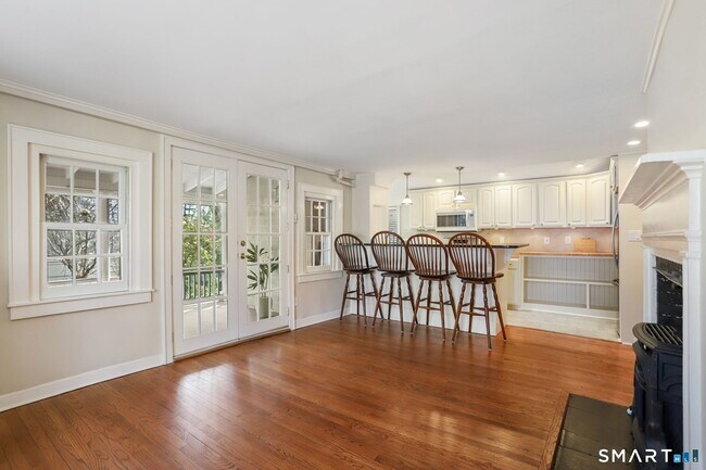 Foto del edificio - 410 Wilton Rd W