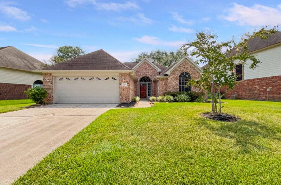 Foto principal - 2222 Laurel Branch Way