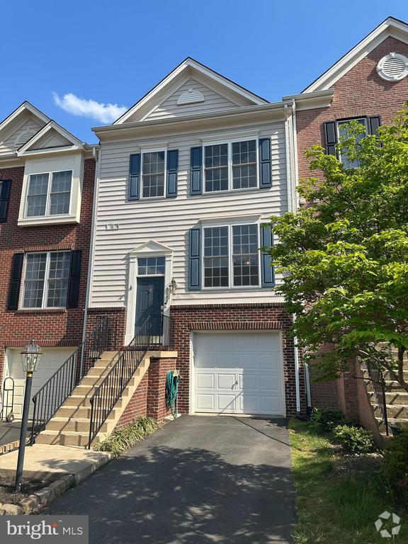 Building Photo - 9840 Cheshire Ridge Cir