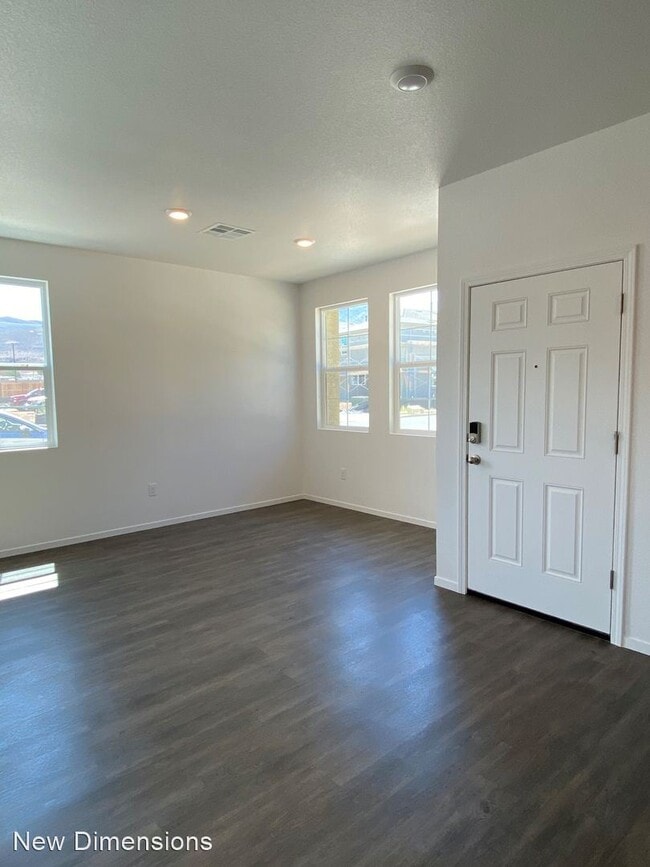 Building Photo - 3 br, 2.5 bath House - 9535 Nautical Mile ...