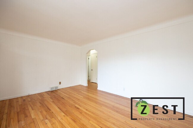 Foto del edificio - 2 BED 1 BATH SINGLE FAMILY HOME
