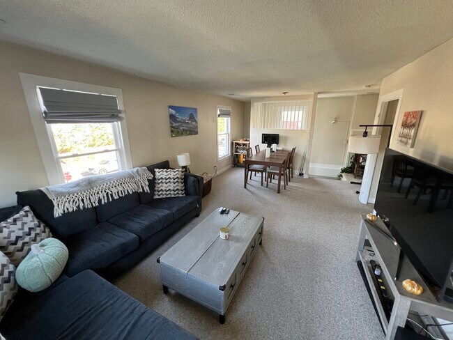 Living room - 41 Burr St