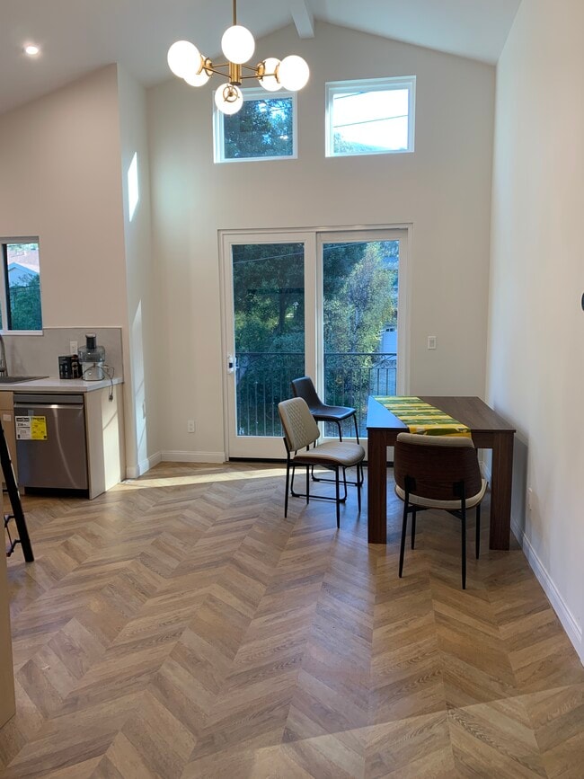 Building Photo - 220 Hiawatha Ave