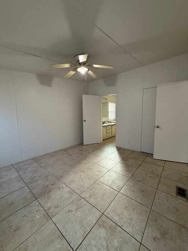 Building Photo - 605 N Executive Dr