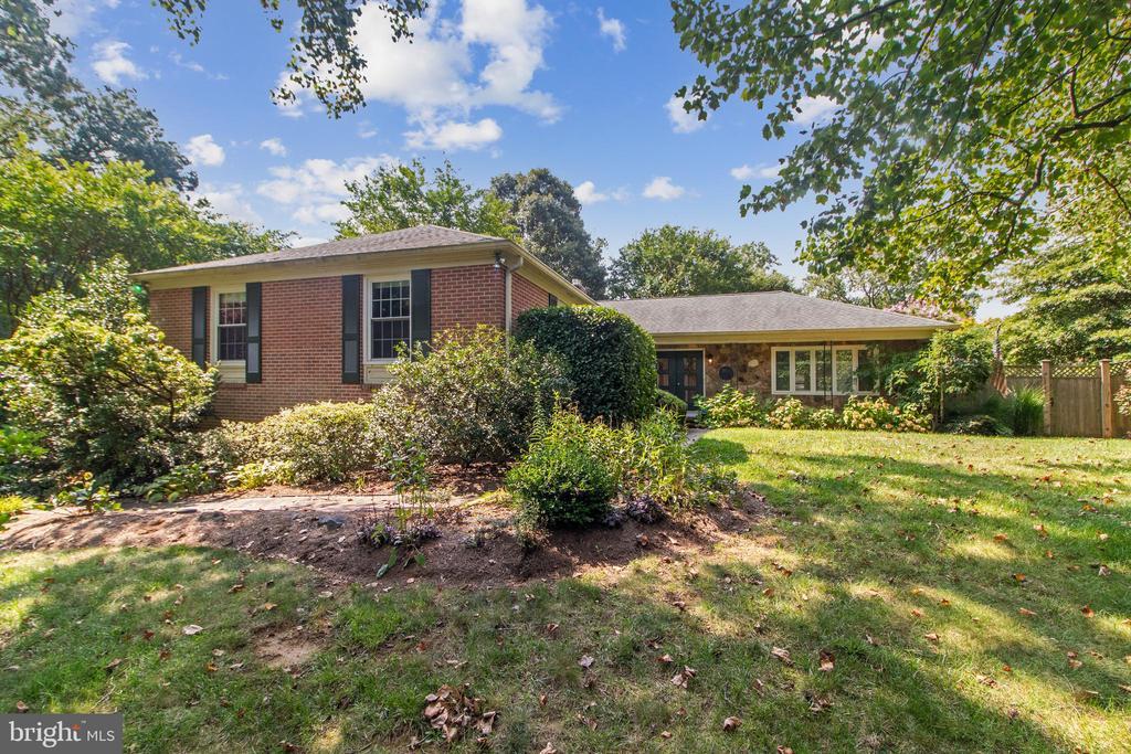 Primary Photo - 205 Meadow Gate Dr