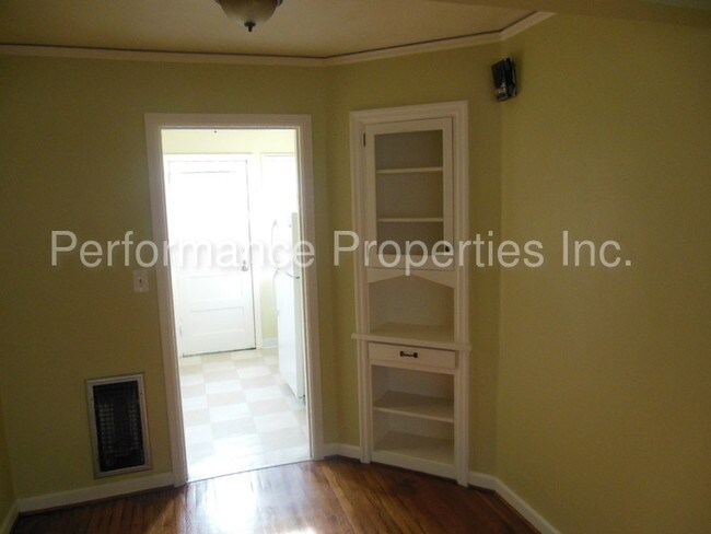 Building Photo - 426 NE Prescott St