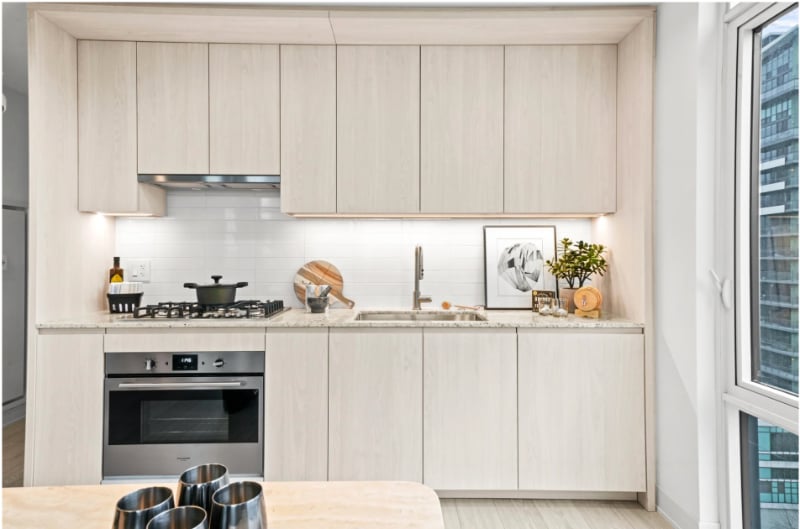 Primary Photo - 335 N Halsted St