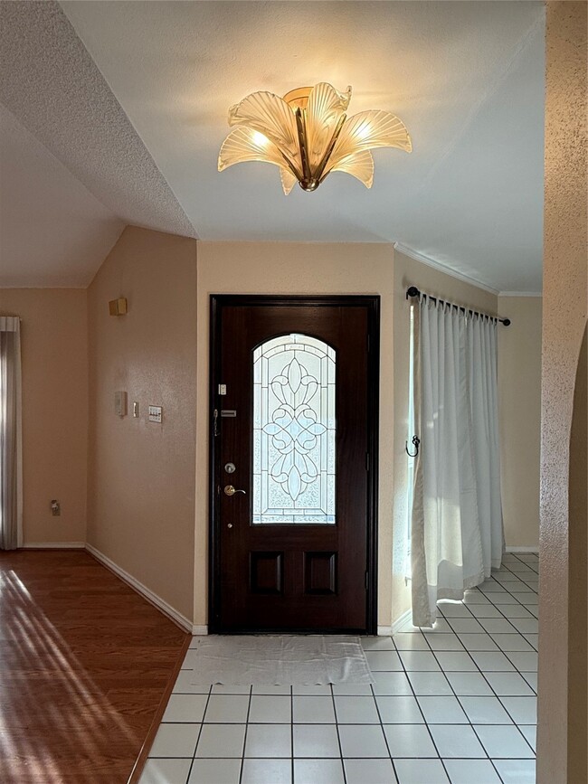 Building Photo - 4027 Summit Valley Dr