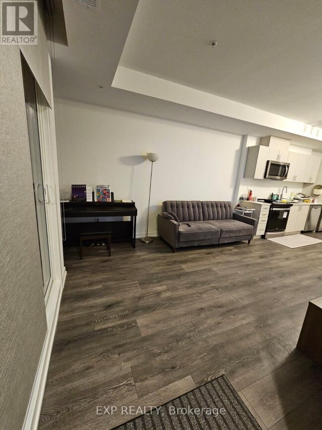 Photo du bâtiment - 1650 Victoria Park Ave