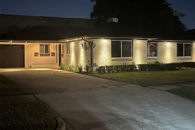 Building Photo - 4012 Chatham Ln
