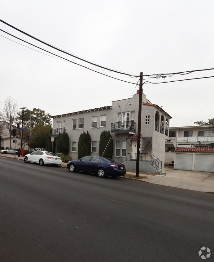 Building Photo - 1864-68 N Commonwealth Ave