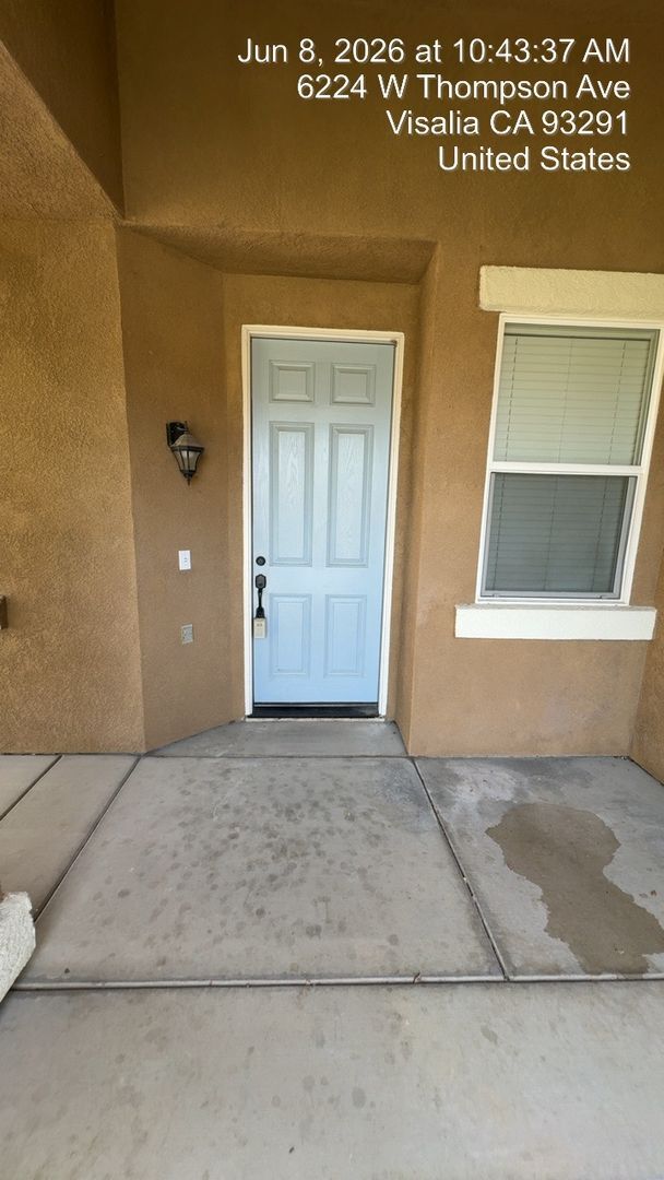 Building Photo - Gorgeous house available Now!!!