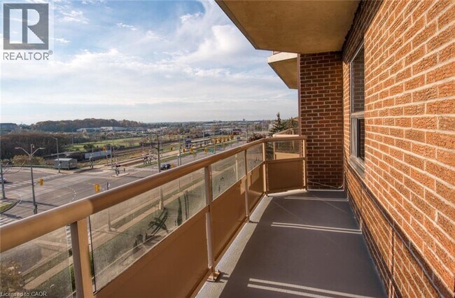 Photo du bâtiment - 1100 Courtland Ave E