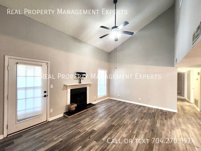Foto del edificio - 6022 Winged Elm Ct