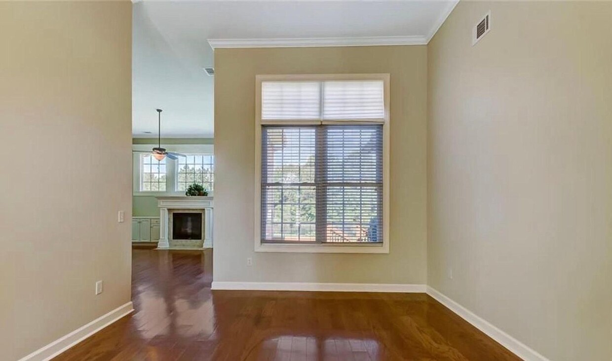 Primary Photo - 207 Oak Branch Ct
