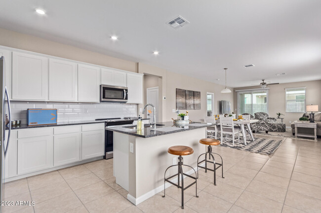 Building Photo - 17412 W Paraiso Ln