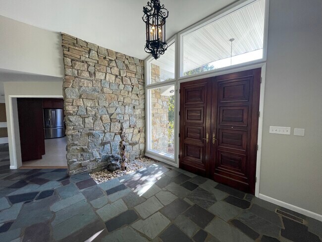 Building Photo - 7223 Selkirk Dr