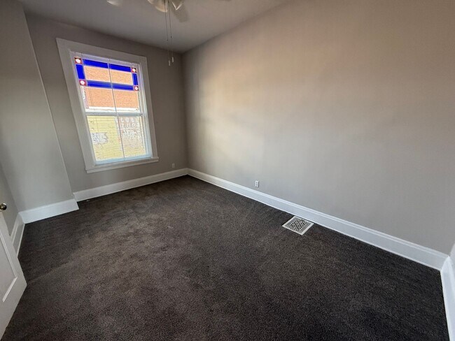 Foto del edificio - 112 W Nixon St