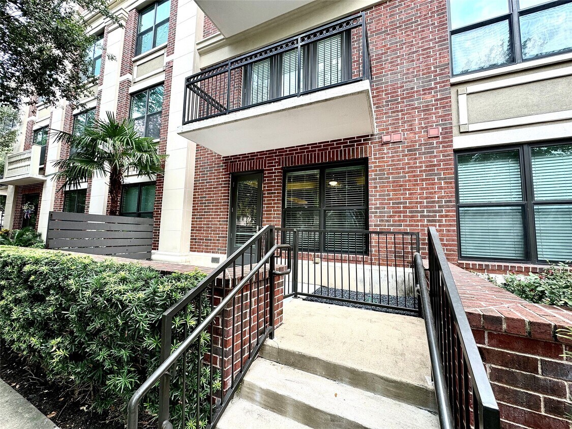 Building Photo - 2303 Middle St