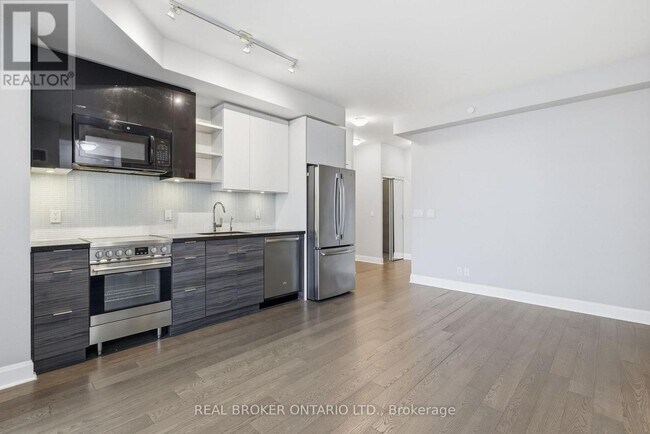 Photo du bâtiment - 33 Shore Breeze Dr