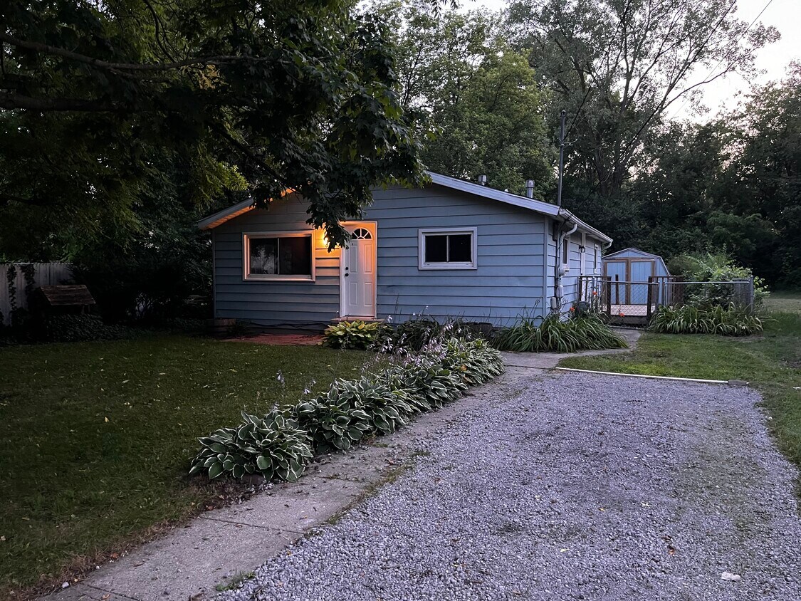 6133 Pollard Ave, East Lansing, MI 48823 House Rental in East Lansing, MI