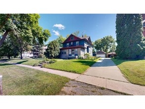 Building Photo - 216 Litchfield Ave SE