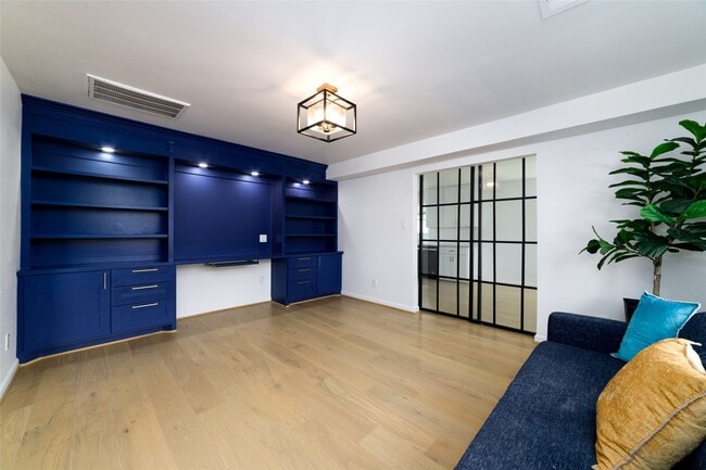 Building Photo - 10819 Candlewood Dr