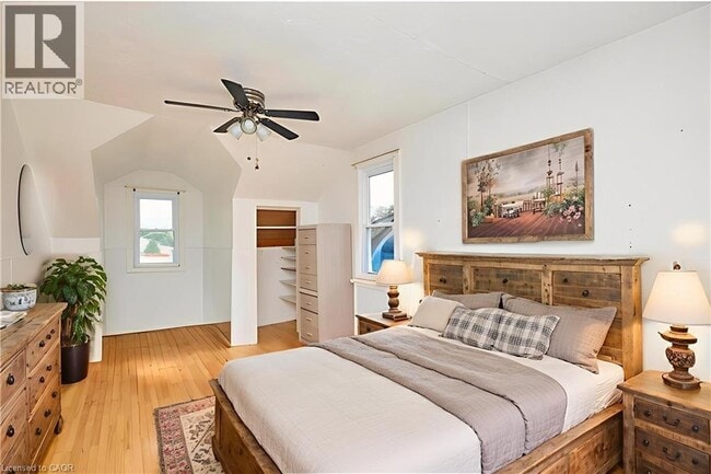 Building Photo - 33 Merigold St