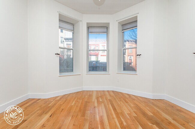 Building Photo - 778 Lincoln Pl