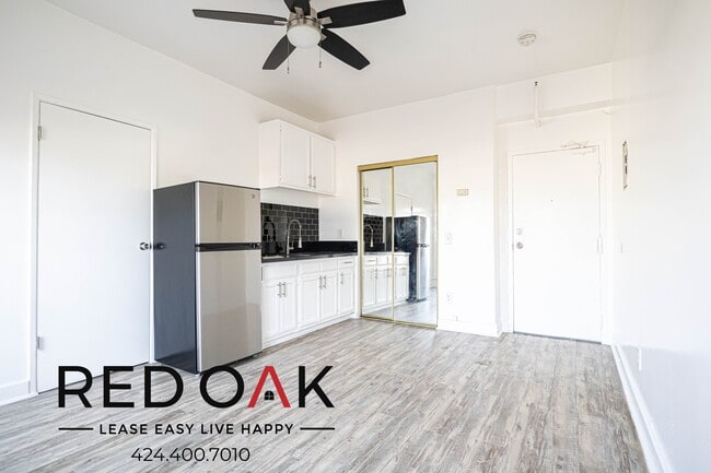 Foto del edificio - 744 Beacon Ave