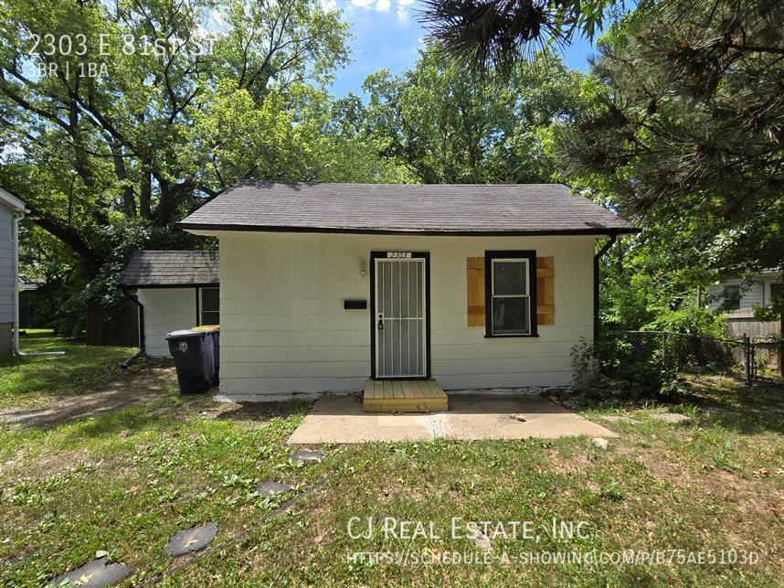 Primary Photo - 2303 E 81 St
