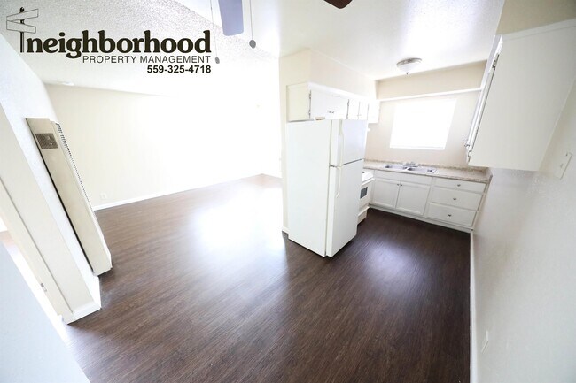 Foto del edificio - 1421 E Cambridge Ave