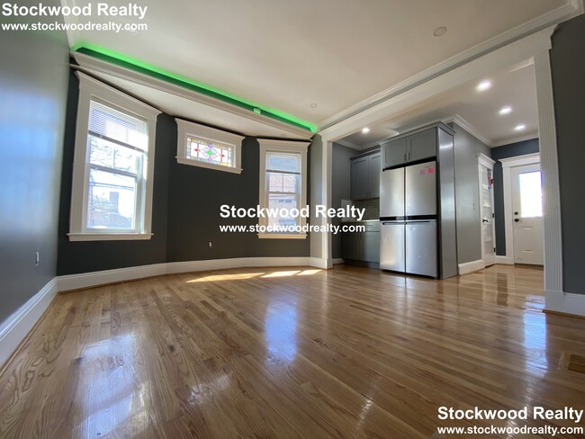 Building Photo - 25 Hinckley St