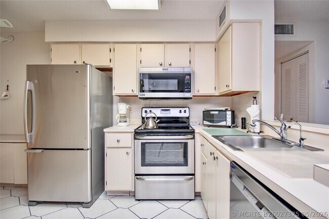 Building Photo - 14895 Builtmore Way