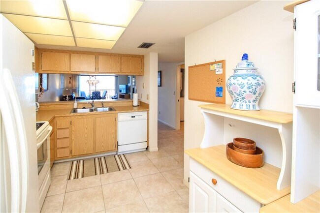 Building Photo - 4620 NE Sandpebble Trce