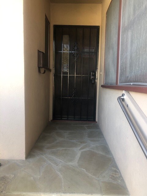Foto del edificio - 16926 Kornblum Ave