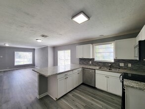 Building Photo - 2330 Cedar Dr