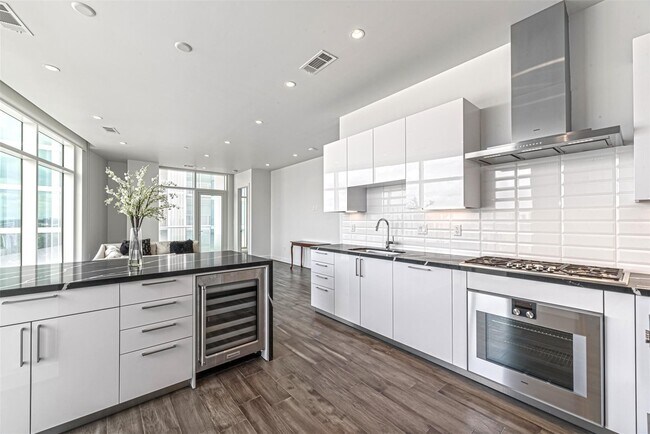 Foto del edificio - 4521 San Felipe St