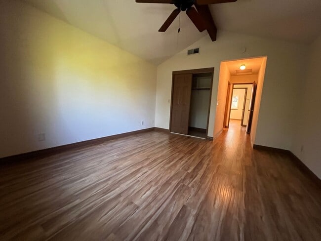 Building Photo - Quiet Home In Serene Green Belt In The Heart Of Citrus Heights