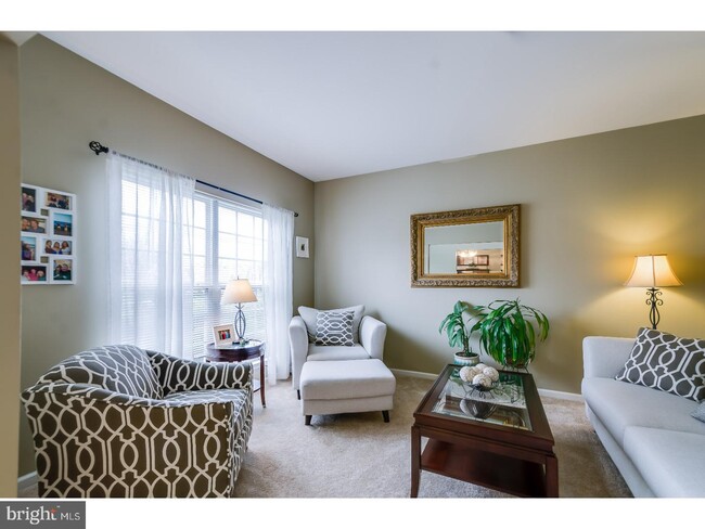 Foto del edificio - 9 Buttonwood Dr