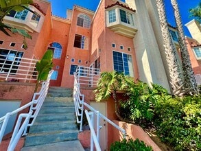 Building Photo - 221 Donax Ave