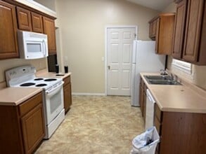 Building Photo - 299 Forest Ln