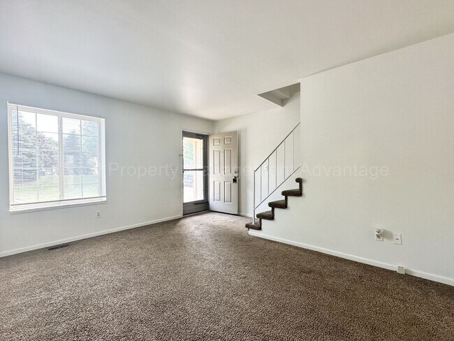 Foto del edificio - Renovated and Super Clean 2 Bed/1.5 Bath C...